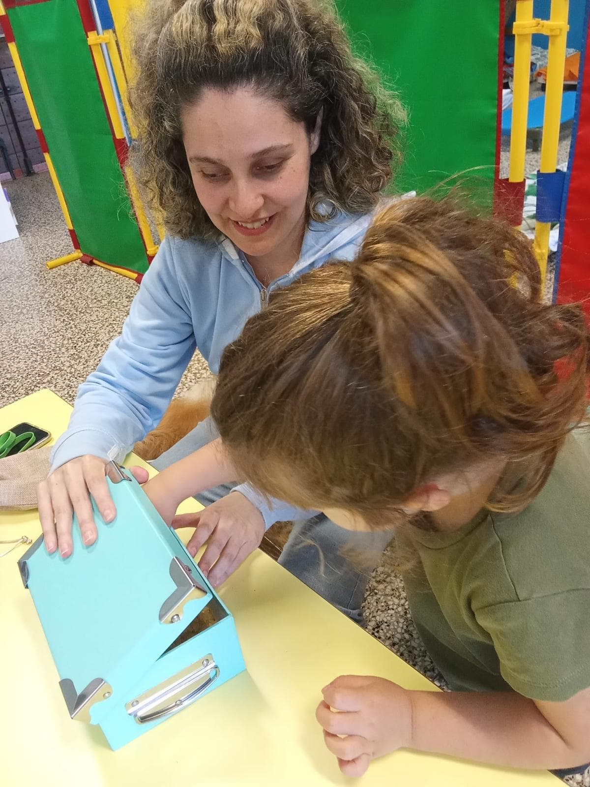 Momento di gioco e ascolto corporeo nel progetto Ascoltiamoci